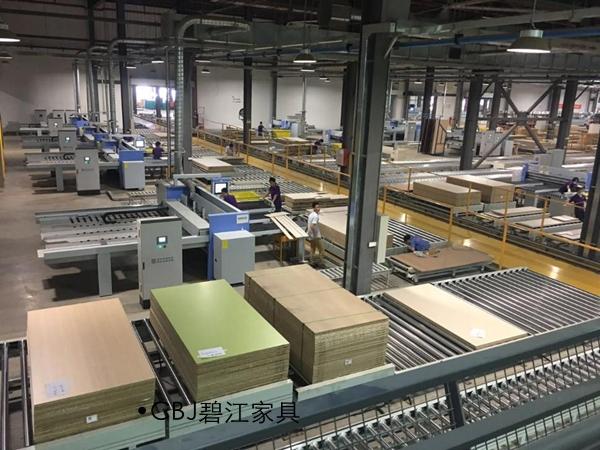 上海辦公家具廠家?guī)懔私饧揖呤侨绾紊a(chǎn)的?